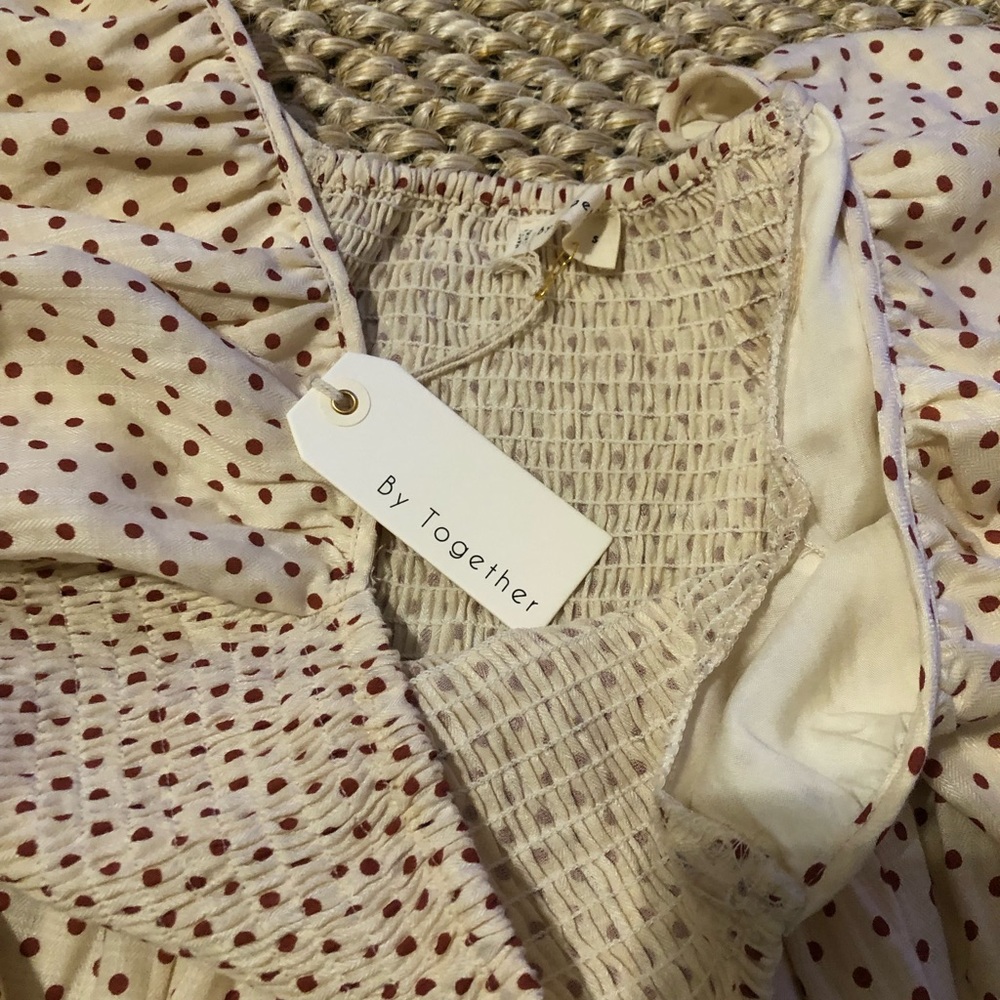 NWT By Together puff sleeved smock top. Size small. - Picture 4 of 8